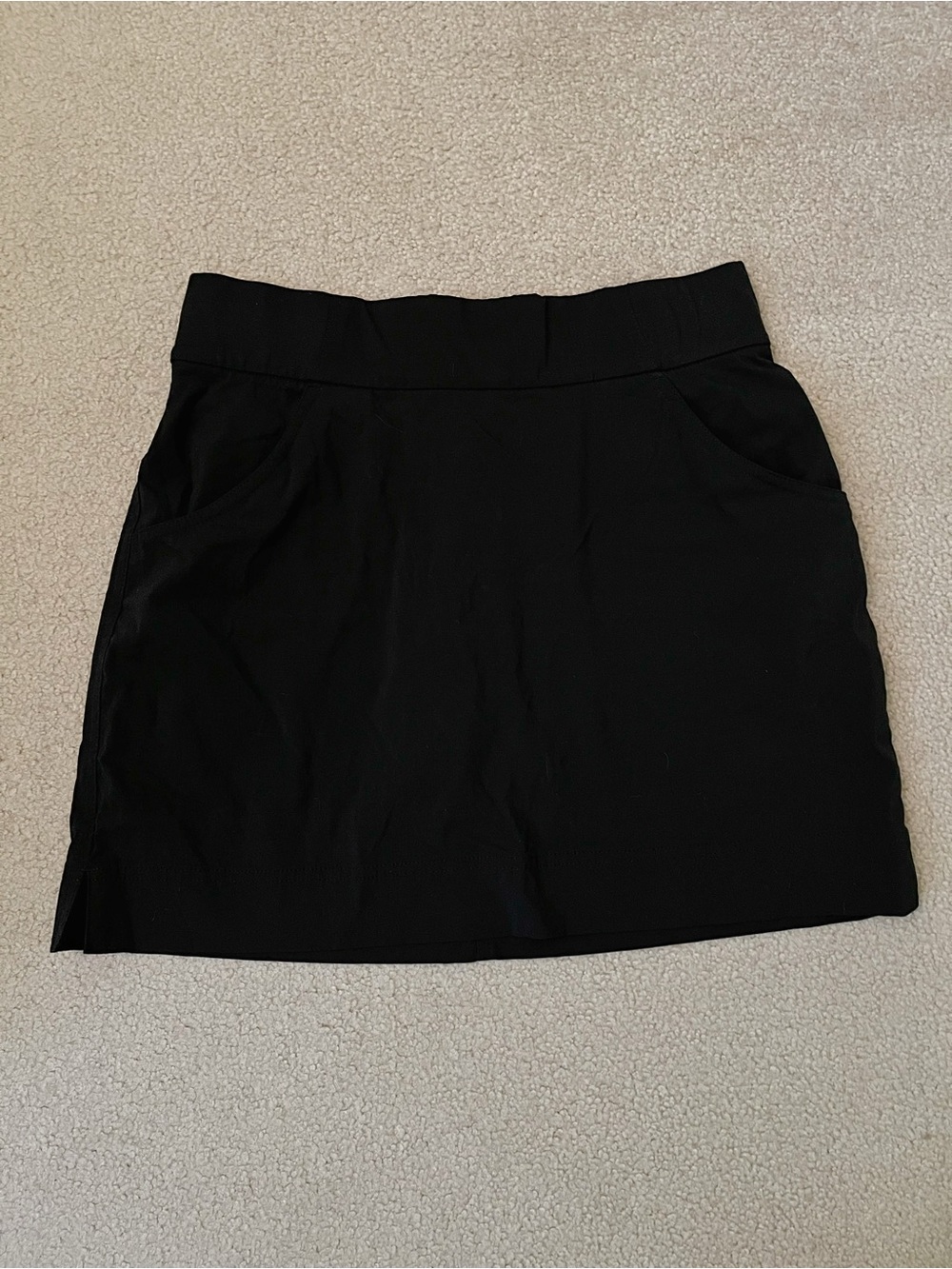 Columbia Women's Black Pull-On Skort with Pockets (size Medium)